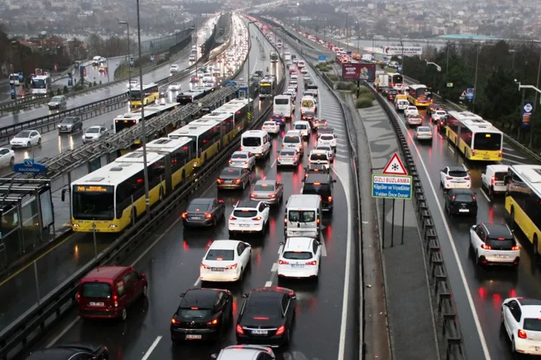 Arabası olanlar dikkat Bunu yapmazsanız araç kullanamayacaksınız