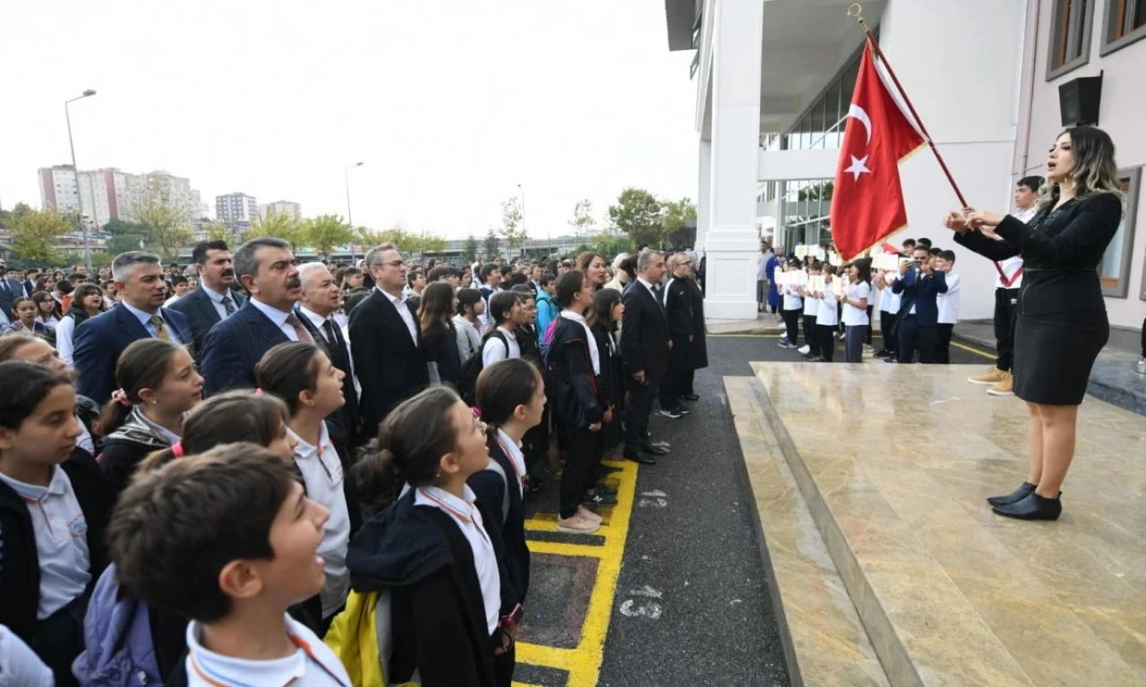 Son dakika Okullar saat kaçta kapanacak İstanbul Valiliği nden 31