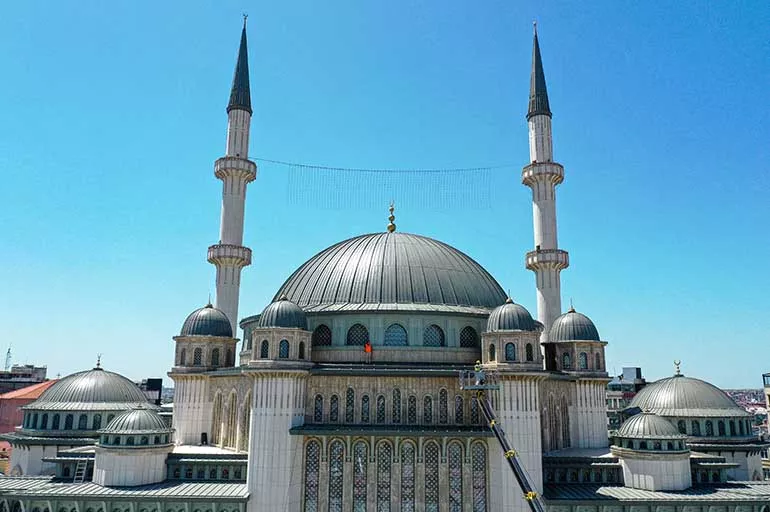 Tarihi gün geldi! Taksim Cami ibadete açılıyor