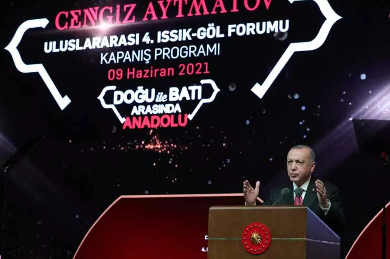 Erdoğan: Aytmatov yeniden ayağa kalkmamızı sağlayan bir sancak