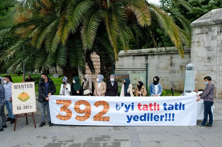 İmamoğlu'nun 392 Liralık baklavasına protesto