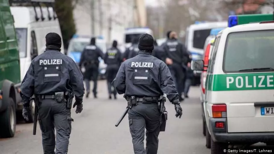 Alman polisi Türk sürücüye: "Kafana basmak istiyorum"