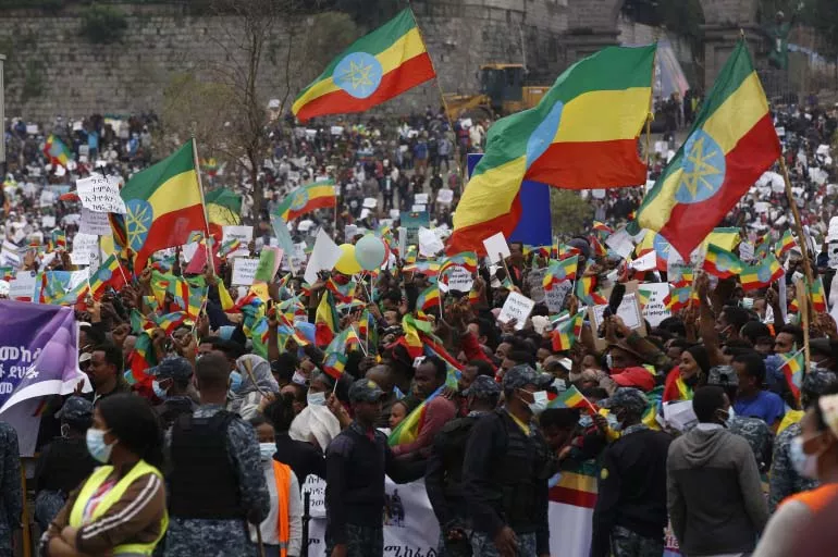 Etiyopya'da on binler Tigray isyanına karşı gösteri yaptı