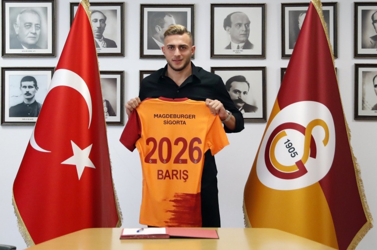 Galatasaray'ın yeni forveti 5 yıllık sözleşmeye imza attı