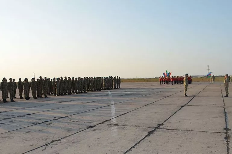 Afganistan'dan tahliye edilen Azerbaycan askerleri Bakü'de