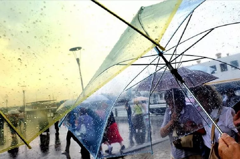 İstanbul'a sağanak yağış uyarısı! Çok fena geliyor