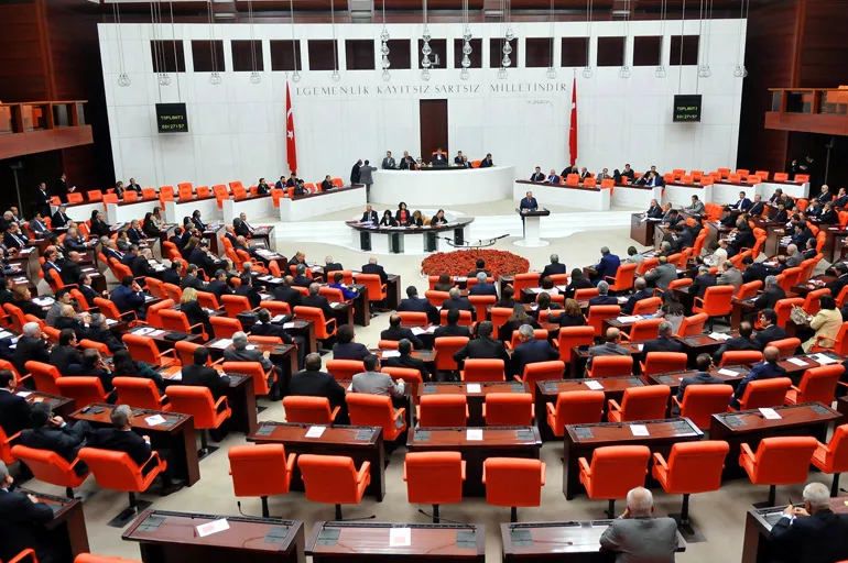 4 milletvekiline ait dokunulmazlık fezlekeleri Meclis'te
