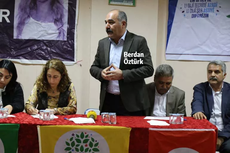 HDP binasında nefret seansı! DTK'lı Öztürk, Türk ordusunu 'kimyasal silah kullanmakla' suçladı