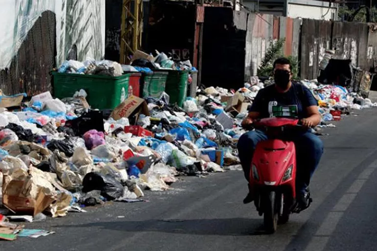 Ekonomik krizdeki Lübnan'da şimdi de 'çöp krizi' başladı