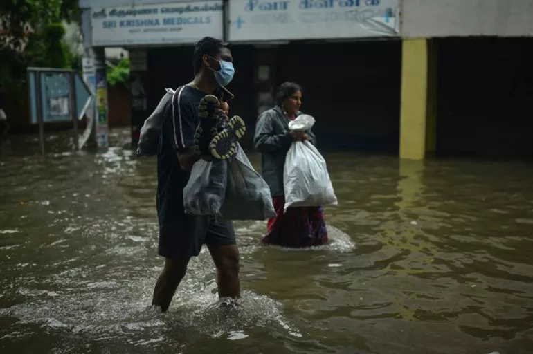 Hindistan'da sel felaketi: 100'den fazla kayıp var