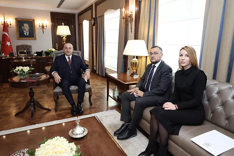 Dışişleri Bakanı Çavuşoğlu Ukrayna Büyükelçisi Vasyl Bodnar ile görüştü