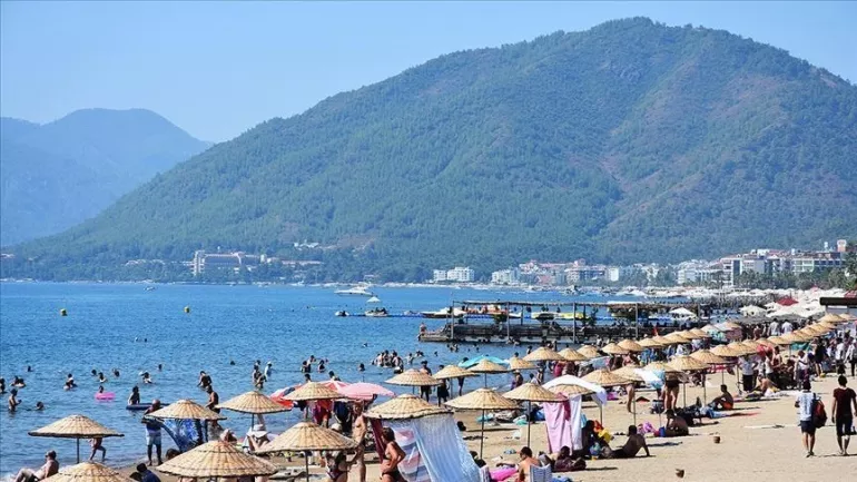 Antalya'ya turist akını! Günde 60 bin kişi geliyor