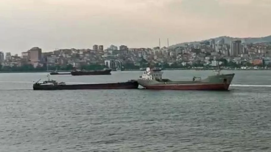 Son dakika: İstanbul Boğazı'nda korkunç kaza! 2 gemi birbirine girdi! O anlar kameraya yansıdı