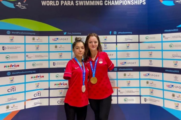Milli yüzücülerden güzel haber! Sümeyye Boyacı altın, Sevilay Öztürk gümüş madalya kazandı