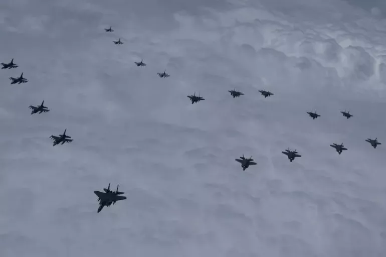 Savaş uçakları havalandı! ABD ve Japonya'dan Kuzey Kore'ye gözdağı
