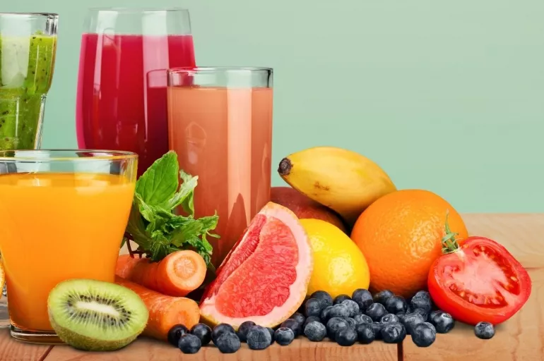 Meyve mi meyve suyu mu? Meyve suyu tüketiminde abartıya kaçmak kilo artışına yol açar!