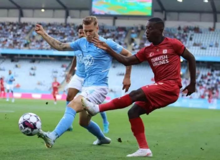 Sivasspor tur şansını rövanşa bıraktı: Malmö'ye 3-1 mağlup oldu
