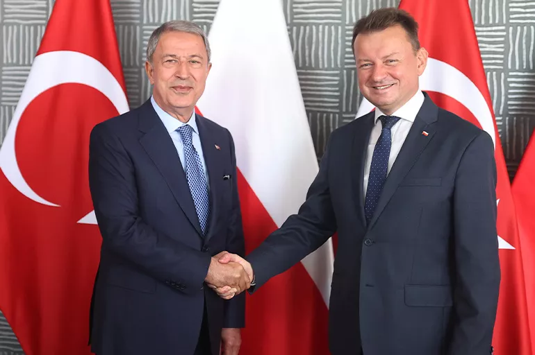 Milli Savunma Bakanı Akar Polonyalı mevkidaşı ile görüştü