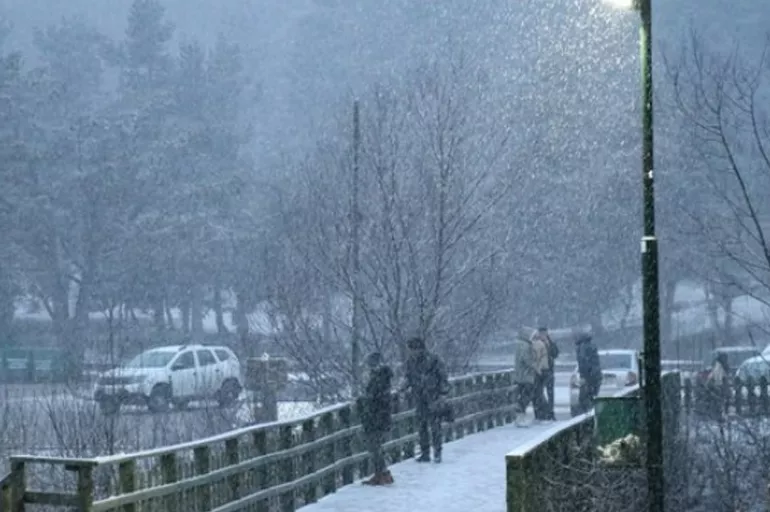 İstanbul'a kar geldi, geliyor derken kapıya dayandı! Bolu Dağı'nda kar yağmaya başladı