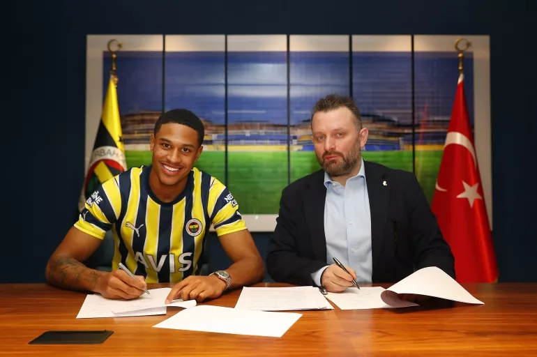 Son dakika: Fenerbahçe Jayden Oosterwolde transferini resmen duyurdu