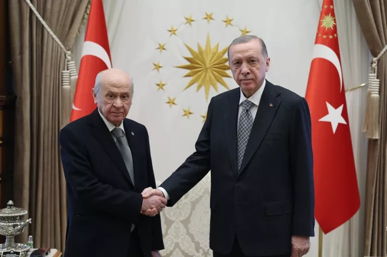 Son dakika: Cumhurbaşkanı Erdoğan MHP Genel Başkanı Devlet Bahçeli'yi Külliye'de kabul etti