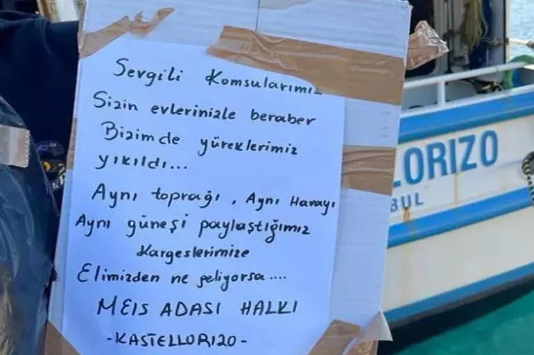 Yunan halkından Türk halkına duygulandıran not! 'Sizin evlerinizle beraber bizim de yüreklerimiz yıkıldı'