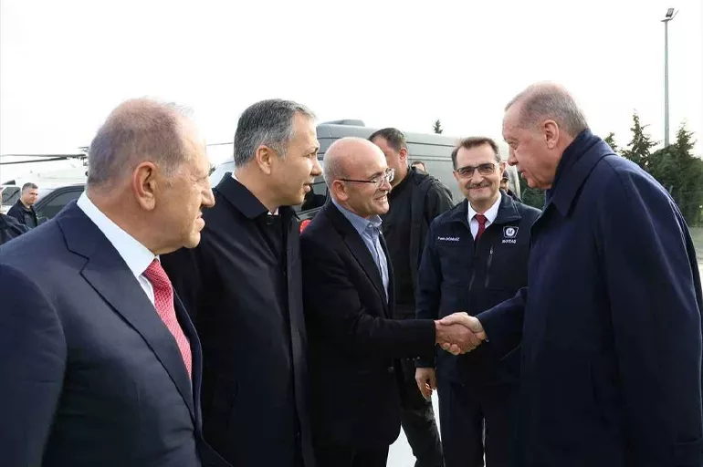 AK Parti Genel Merkezi'nde kritik görüşme: Cumhurbaşkanı Erdoğan eski bakan Mehmet Şimşek'i kabul etti