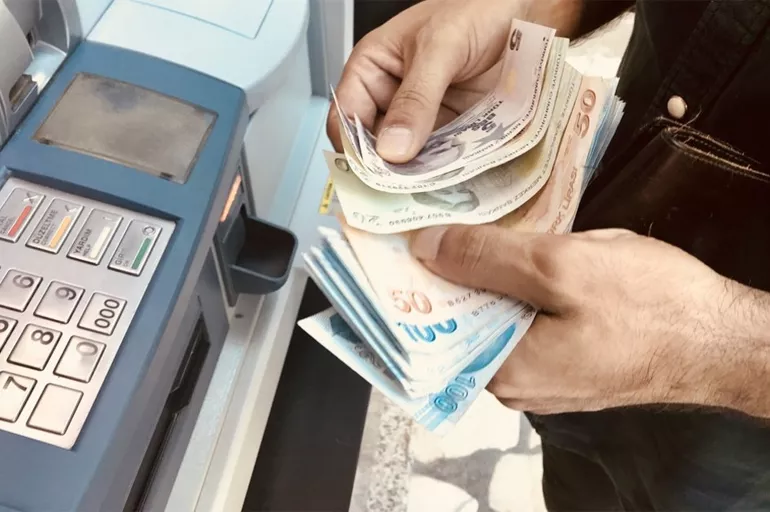 ATM'den para çekiyorsanız dikkat! Bir anda tüm paranız buhar olabilir! Bankalar 'acil' koduyla uyardı: Sorumluluk kabul etmiyoruz