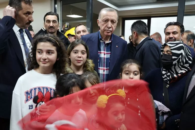 Erdoğan, Balıkesir'de depremzedelere söz verdi: Süratle inşa edeceğiz