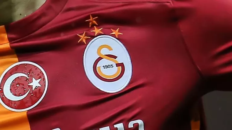 Galatasaray'dan flaş açıklama! Yıldız oyuncu bir sezon daha kiralandı