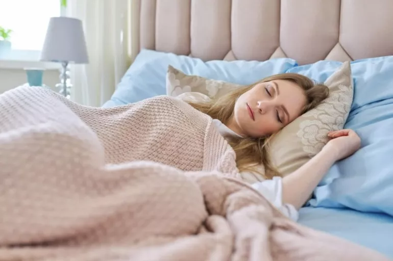 Uyku pozisyonu sindirimi etkiliyor! İyi bir sindirim için hangi tarafa yatmak gerek?
