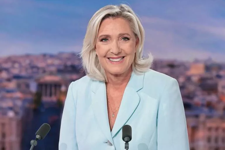 Marine Le Pen'den 2027 mesajı: 'Cumhurbaşkanlığı seçimleri için partimin doğal adayıyım'