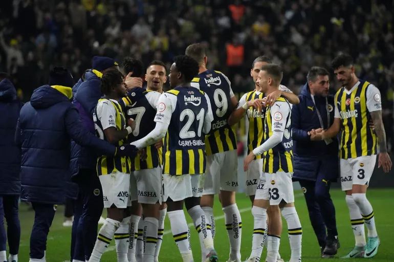 Fenerbahçe'de ilk ayrılık! Yıldız futbolcu devre arası gidiyor