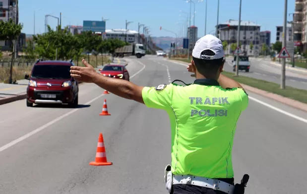 Zamlı Trafik Ceza Listesi: 2024'te Cezalar Kaç TL Olacak? Radar, Hız ...