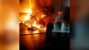 Bodrum'da market alev alev yandı! Her şey kül oldu