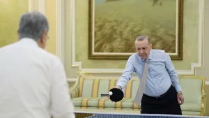 Kazakistan'da renkli anlar: Erdoğan ile Tokayev masa tenisi oynadı