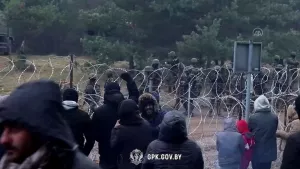 Göçmenlerin Belarus-Polonya sınırındaki zorlu bekleyişleri sürüyor