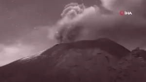 Meksika'daki Popocatepetl Yanardağı yeniden faaliyete geçti!