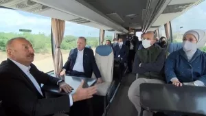 Erdoğan ve Aliyev'in Şuşa gezintisi