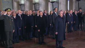 Meclis Başkanı Şentop'tan Anıtkabir'e ziyaret