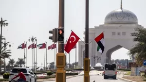 Erdoğan'ın kritik ziyareti öncesi BAE Türk bayraklarıyla donatıldı!