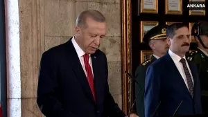 Cumhurbaşkanı Erdoğan YAŞ öncesi Anıtkabir'i ziyaret etti