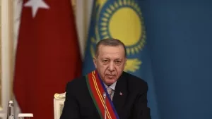 Erdoğan'a Kazakistan'da sürpriz: Dostluk devlet nişanı takdim edildi