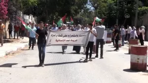 Gazze'de İsrail zulmüne protesto! Filistinliler UNESCO önünde dünyaya seslendi