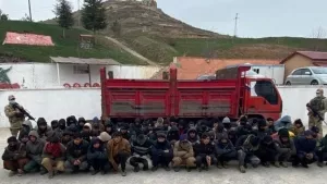 Bitlis'te 110 Afgan mülteci yakalandı