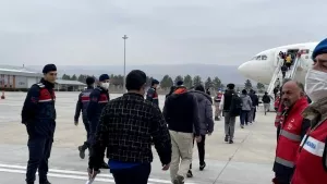 Malatya'da 227 Afgan düzensiz göçmen ülkelerine gönderildi