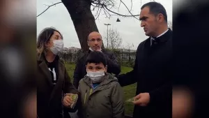 İETT otobüsü arızalandı! Otizmli çocuğun imdadına Beyoğlu Belediye Başkanı Yıldız yetişti