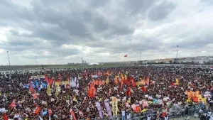 İzmir'de terör mitingi! HDP'den Nevruz kutlama bahanesiyle PKK propagandası