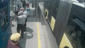 Metrobüste maske kavgası kanlı bitti! Yolcu tek gözünü kaybetti