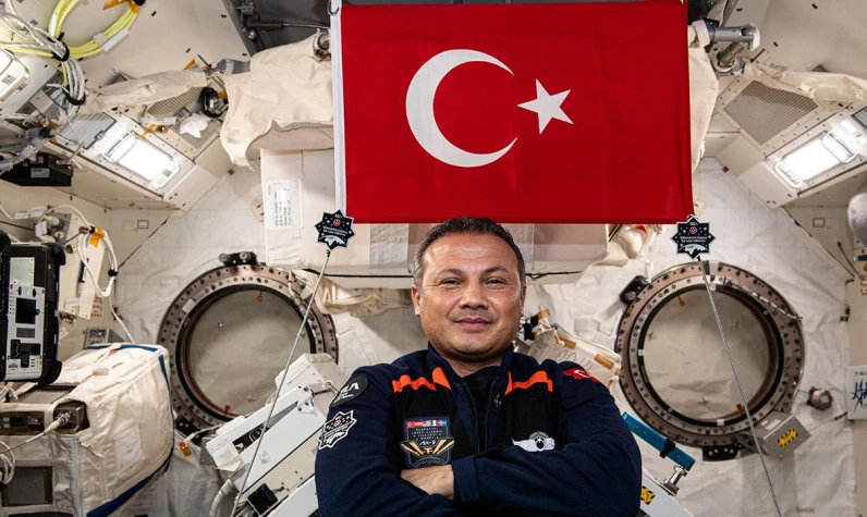 Son dakika... Türk astronot Alper Gezeravcı Dünya'ya döndü